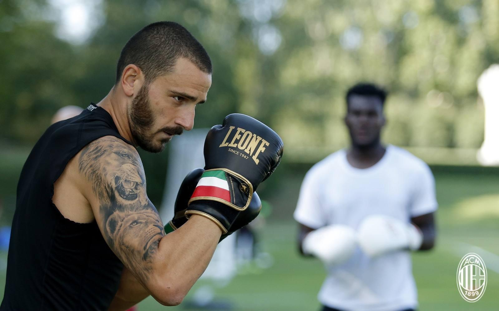 包含AC米兰内部会议纪要流出：今晚主帅复盘，全明星赛使命明确，更衣室氛围转暖的词条九游体育娱乐